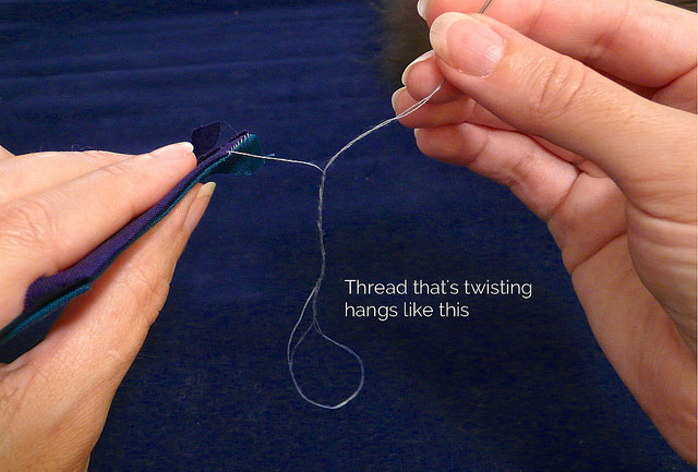 How to Knotted Thread While Hand Sewing